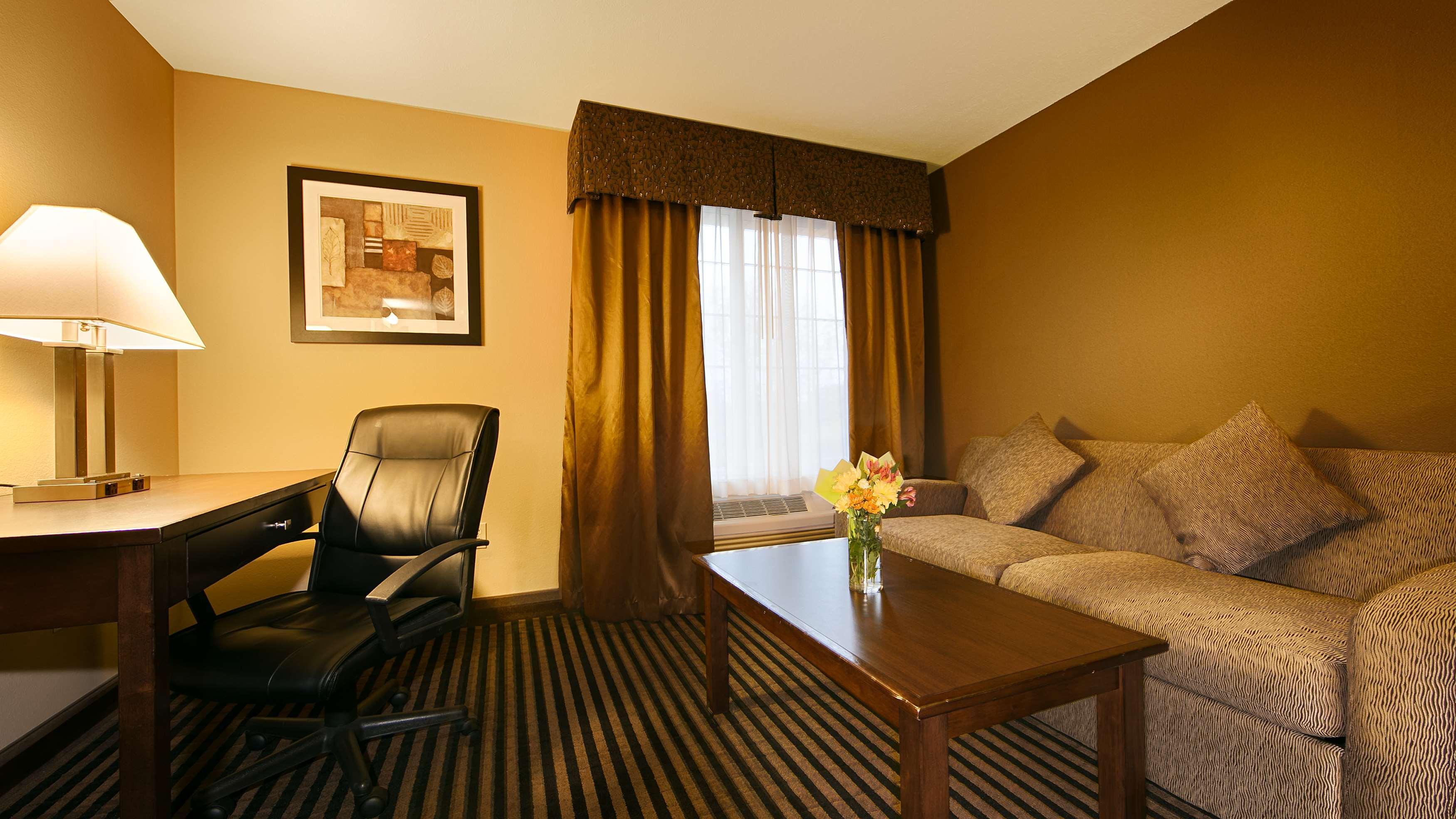 Best Western Plus Prairie Inn Albany Esterno foto